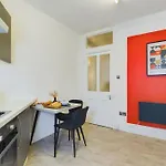 1 Bed Apartment West Kensington