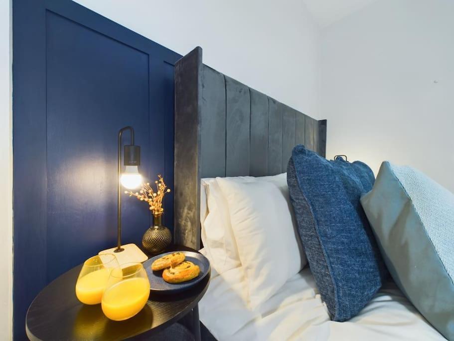 1 Bed West Kensington Apartment