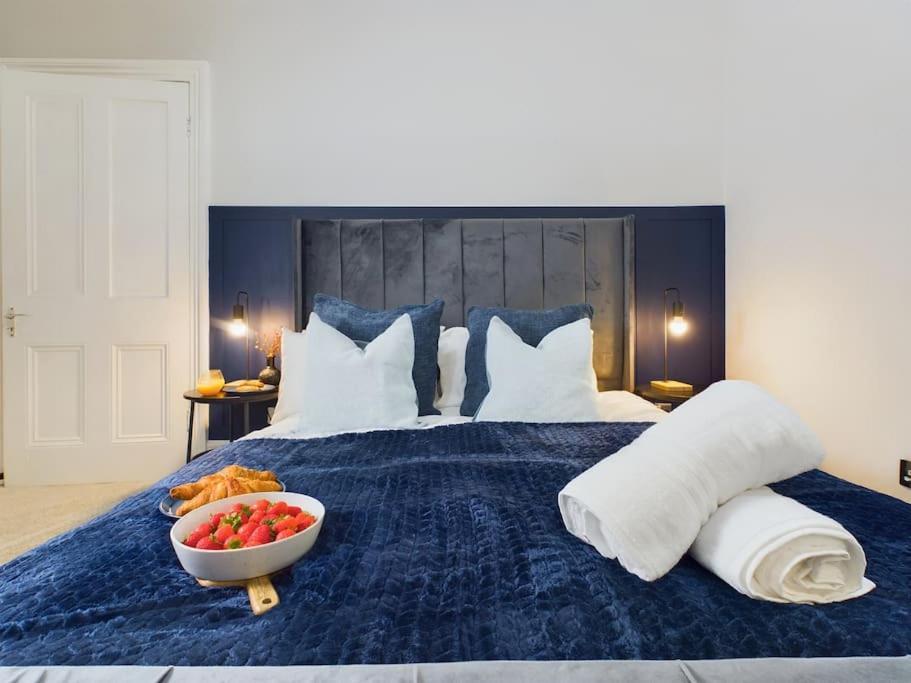 1 Bed West Kensington * London
